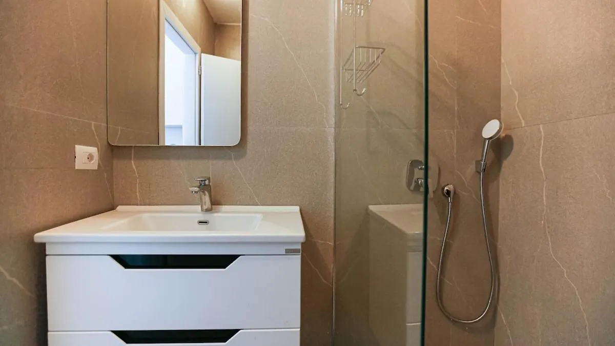 Appartement Superb Studio 2Min To Beach With Parking And Sea View Himare Albanië